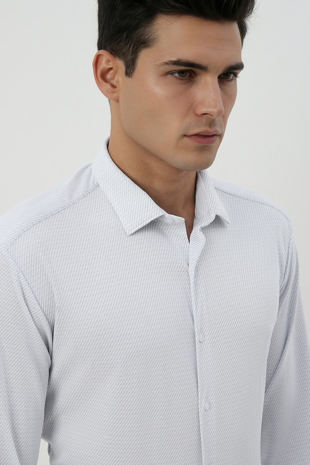 AI model on a live Van Heusen product page